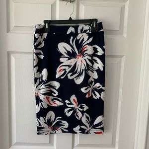 Women’s floral pencil skirt